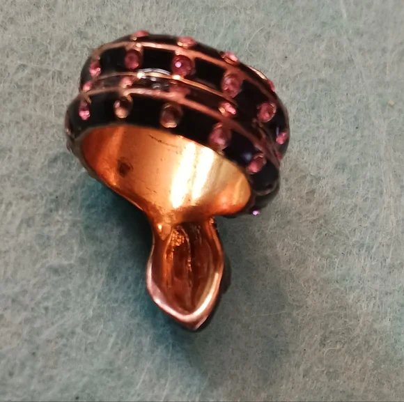 1 Early Betsey Johnson Ring, 2 Snakes Metal Snake Rings 1-1/4- 2in Long - Picture 6 of 14